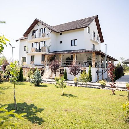 Rem Garden Hotel โนวาชิ-สเตรยนี ภายนอก รูปภาพ